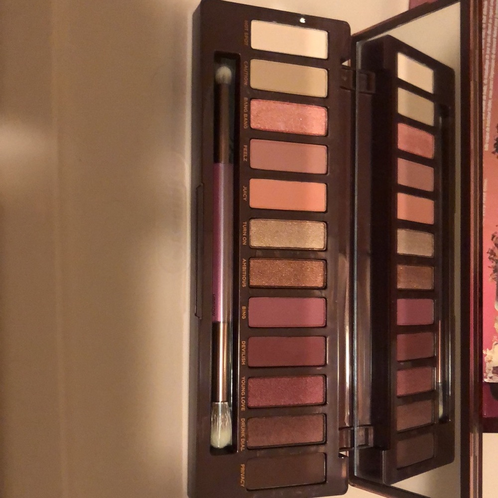 BNIB Naked Cherry Palette Urban Decay